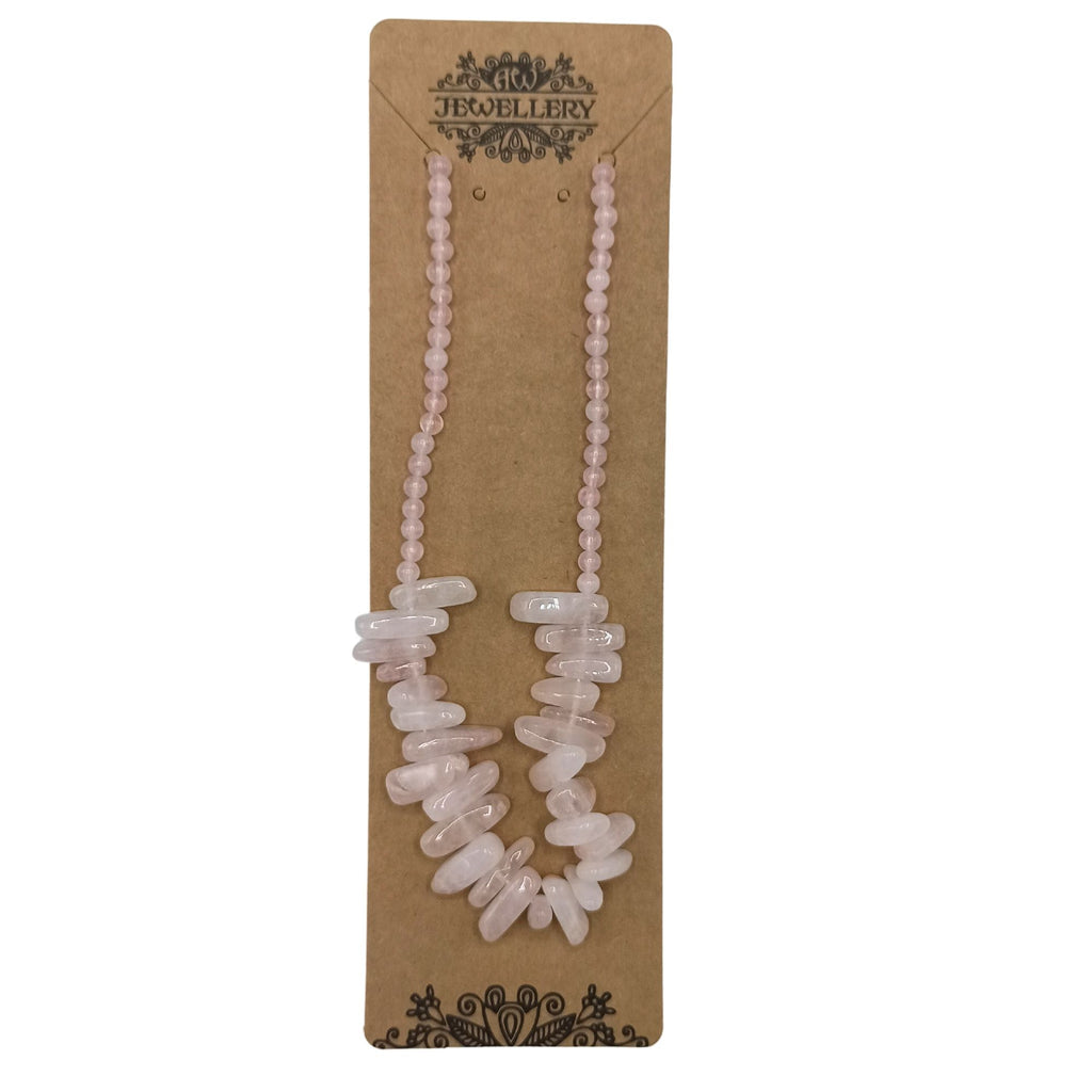 Collier en quartz rose avec pierre allongée et perles rondes