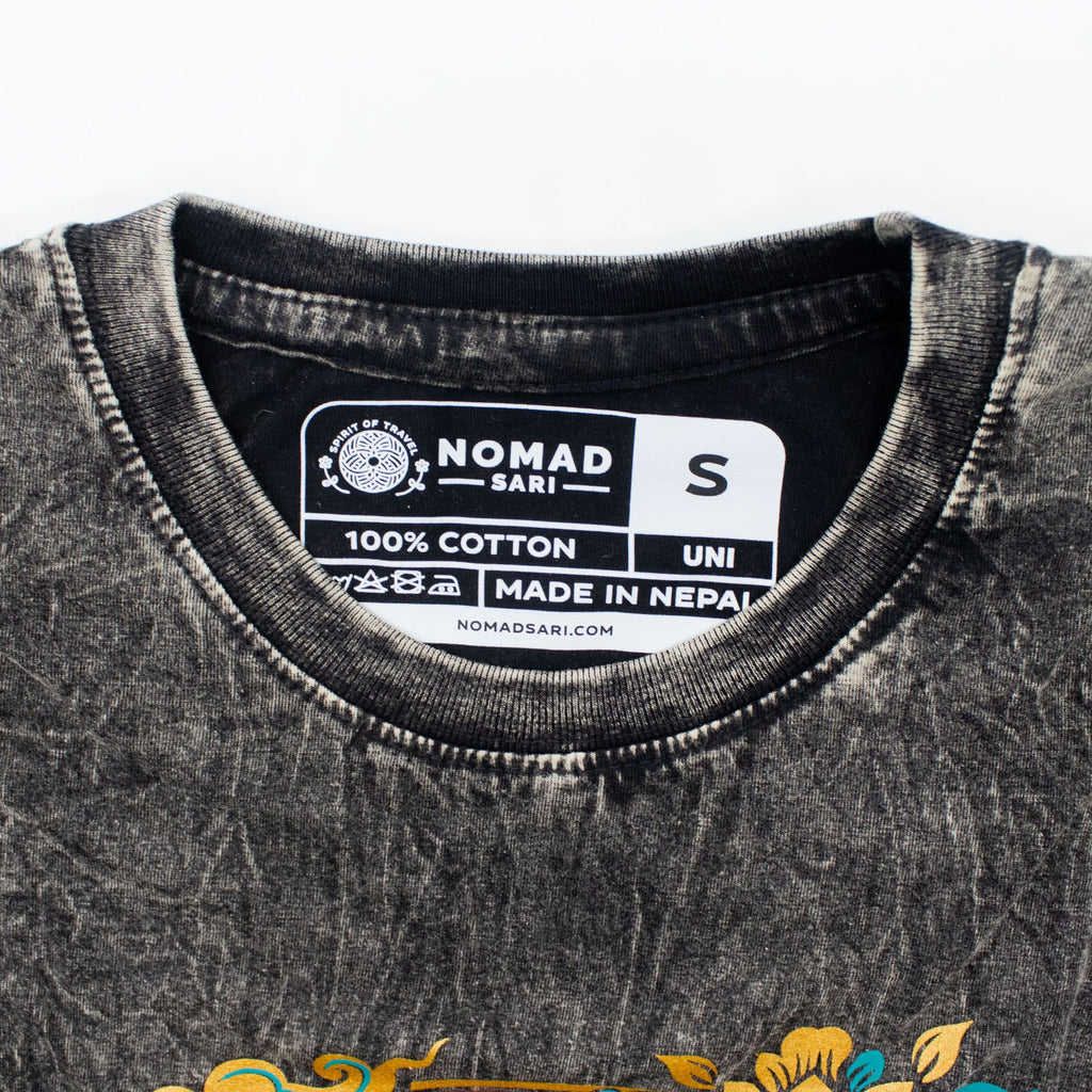 * T-Shirt en Coton Délavé Nomad Sari – Boussole de Vie – Anthracite – S