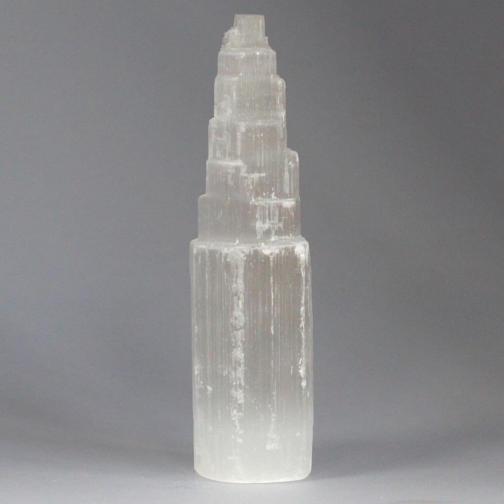 Tour en sélénite naturelle – 20 cm