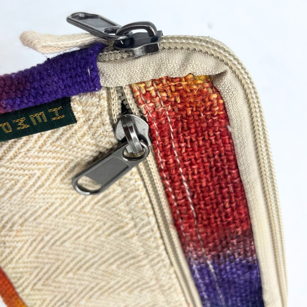 Pochette Carrée Tie-Dye en Chanvre – Teinture Artisanale | Fait Main Népal