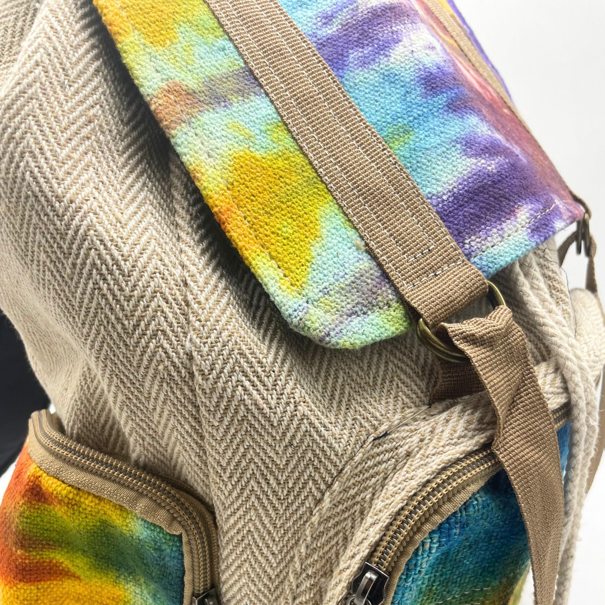 Grand Sac à Dos Carré Tie-Dye en Chanvre – Teinture Artisanale | Fait Main Népal