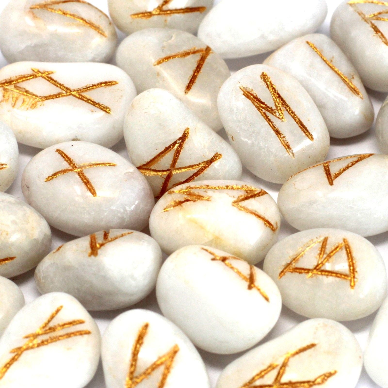 Set de Pierres Runiques en Pochette – Agate Blanche