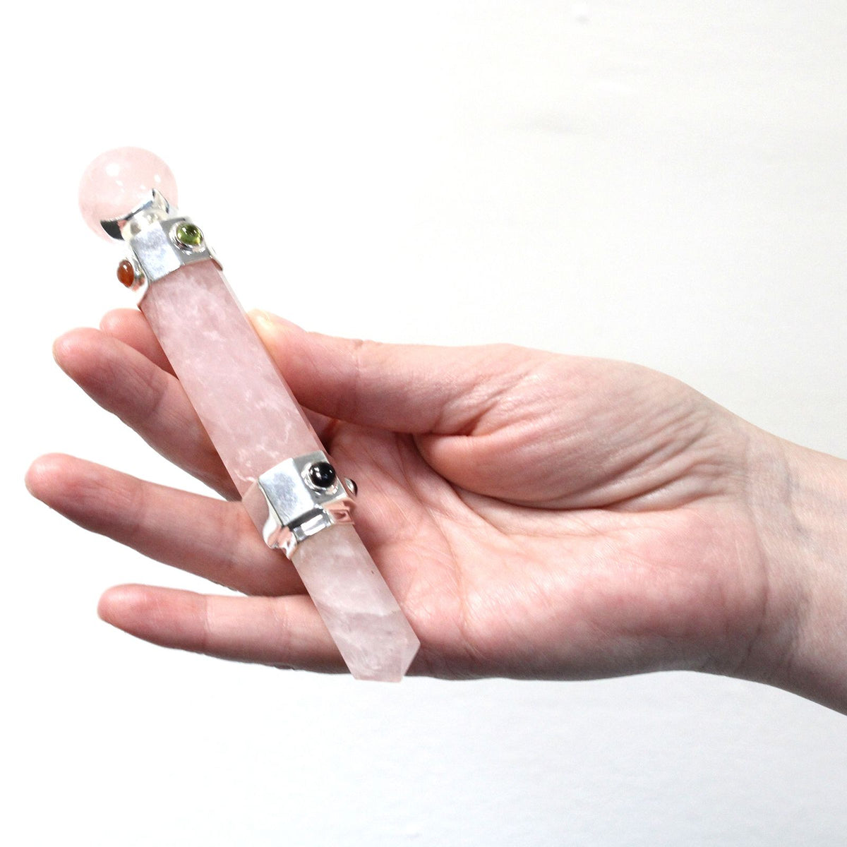 Baguette hexagonale en quartz rose de 12 cm