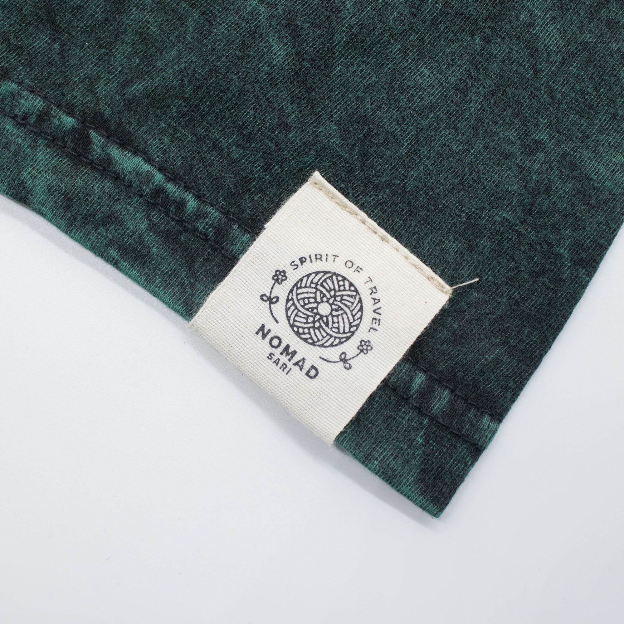 * T-Shirt en Coton Délavé Nomad Sari – Arbre de Vie – Vert – S
