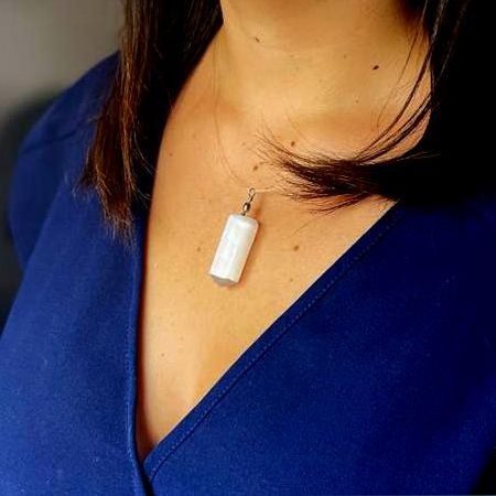 Pendentif Obélisque en sélénite