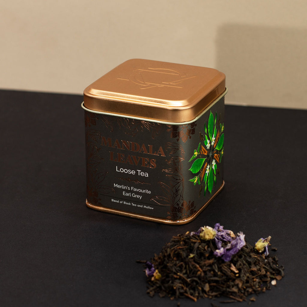 Thé Earl Grey Préféré de Merlin 50g – Thé Noir Bergamote & Fleurs de Mauve | Boîte Métallique