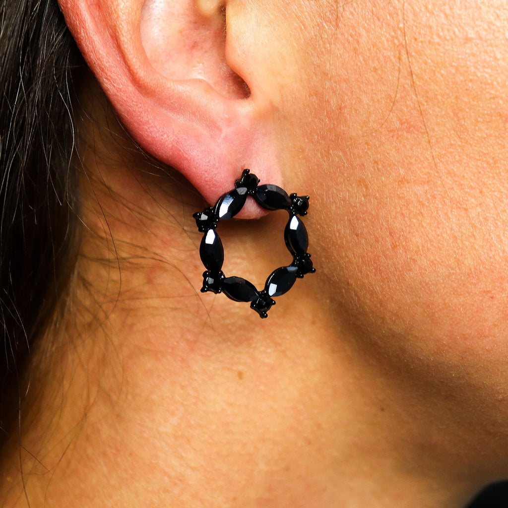 * Boucles d’oreilles anneaux en verre vintage – Noir de jais