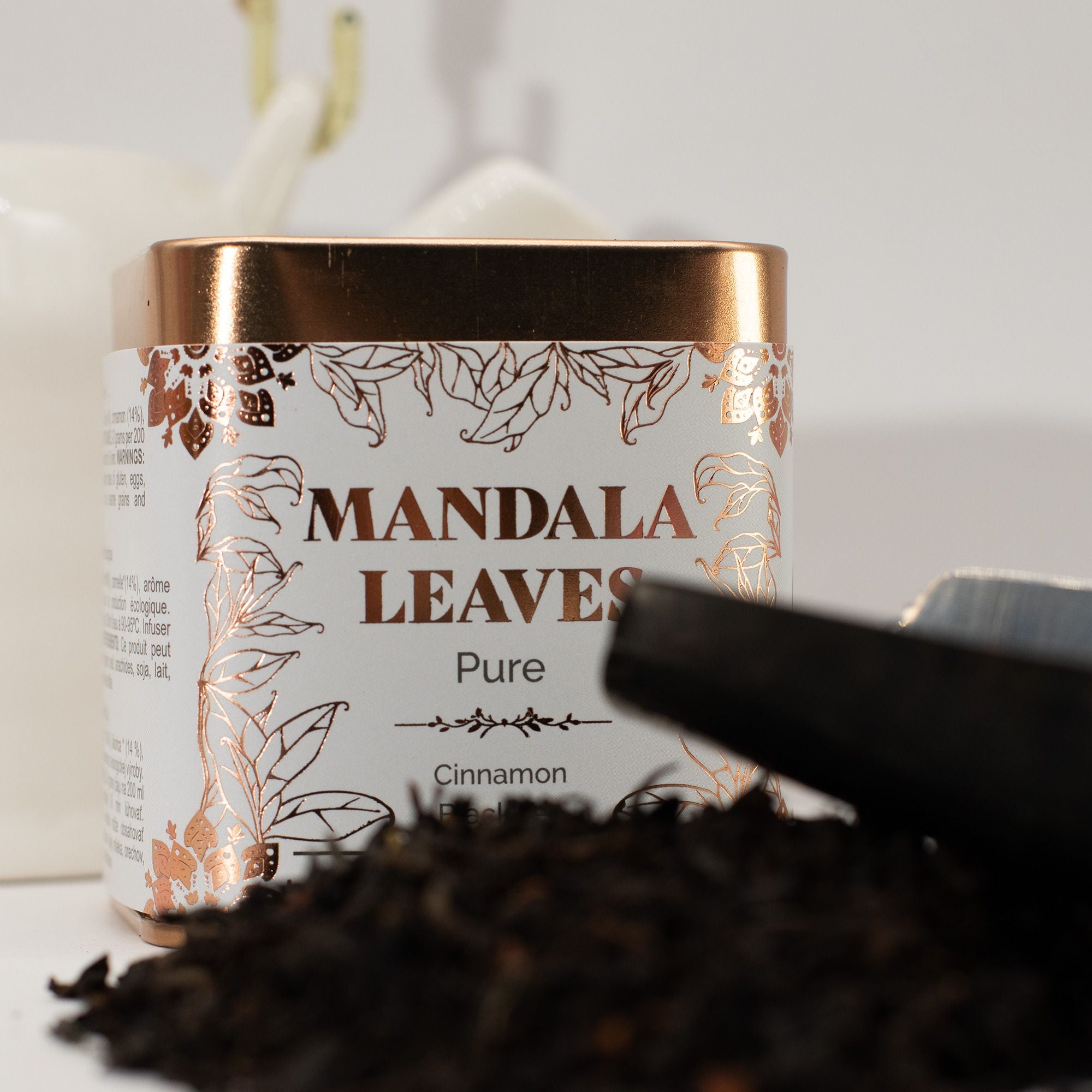 Thé Noir Bio à la Cannelle 50g – Mélange Artisanal Chaleureux & Réconfortant | Boîte Métallique