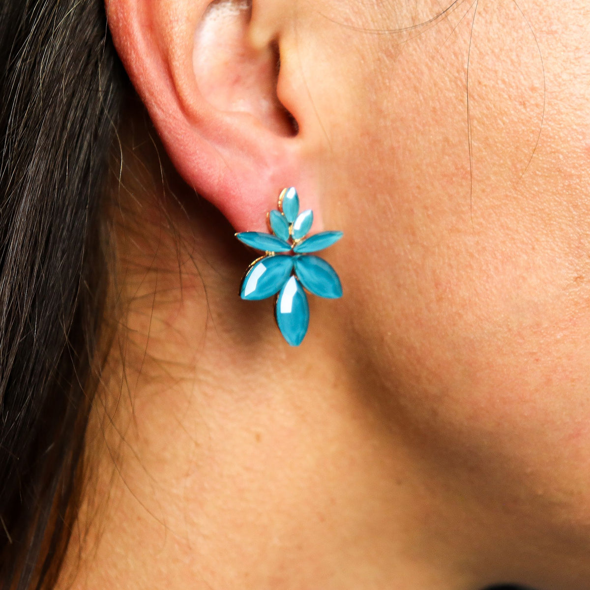* Boucles d’oreilles fleurs en verre vintage vert sarcelle