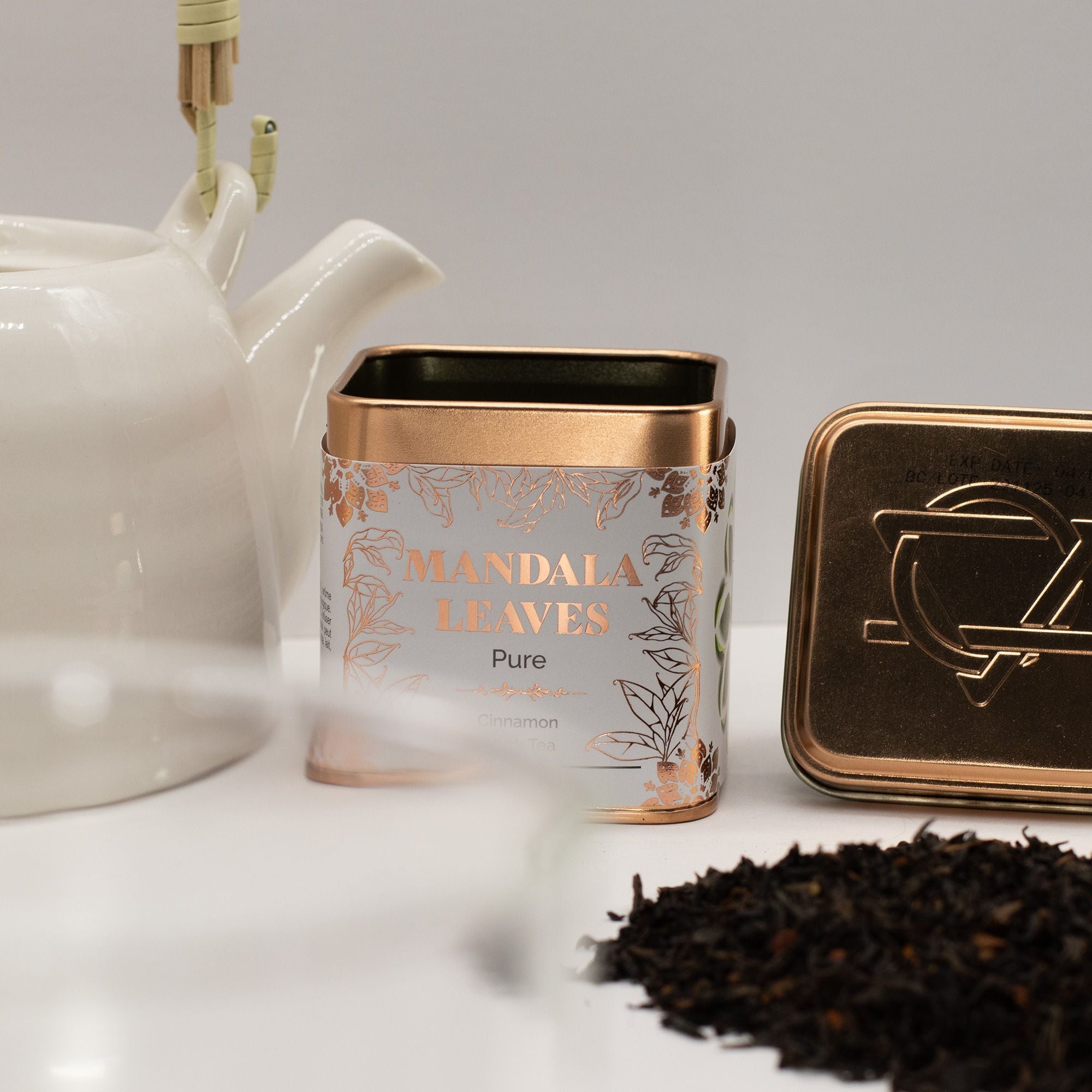Thé Noir Bio à la Cannelle 50g – Mélange Artisanal Chaleureux & Réconfortant | Boîte Métallique