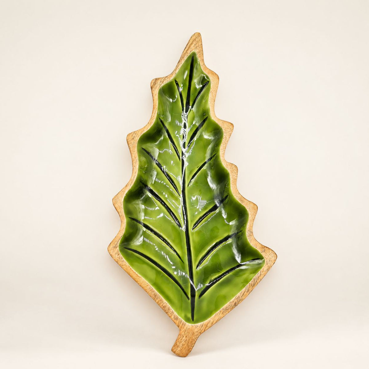 * Perdu dans la forêt – Bol en bois émaillé en forme de feuille – 33 × 17 cm