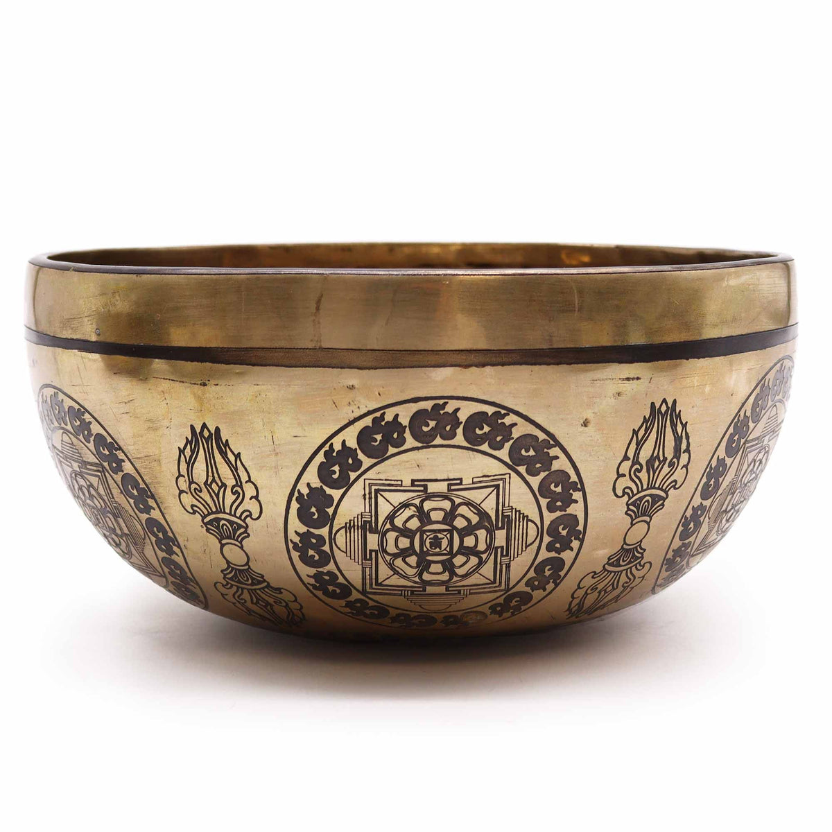 * Bol chantant tibétain gravé aux cinq Bouddhas, 21 cm