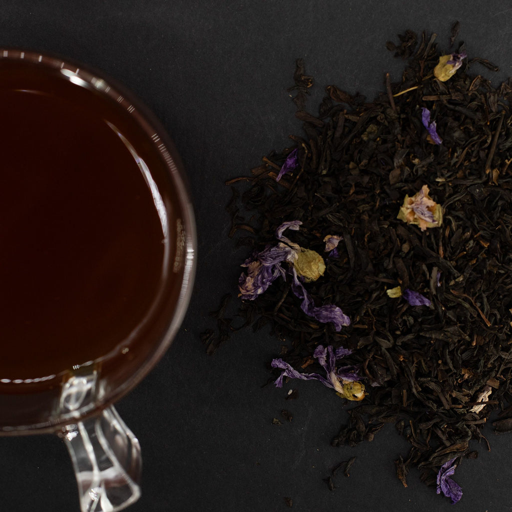 Thé Earl Grey Préféré de Merlin 50g – Thé Noir Bergamote & Fleurs de Mauve | Boîte Métallique