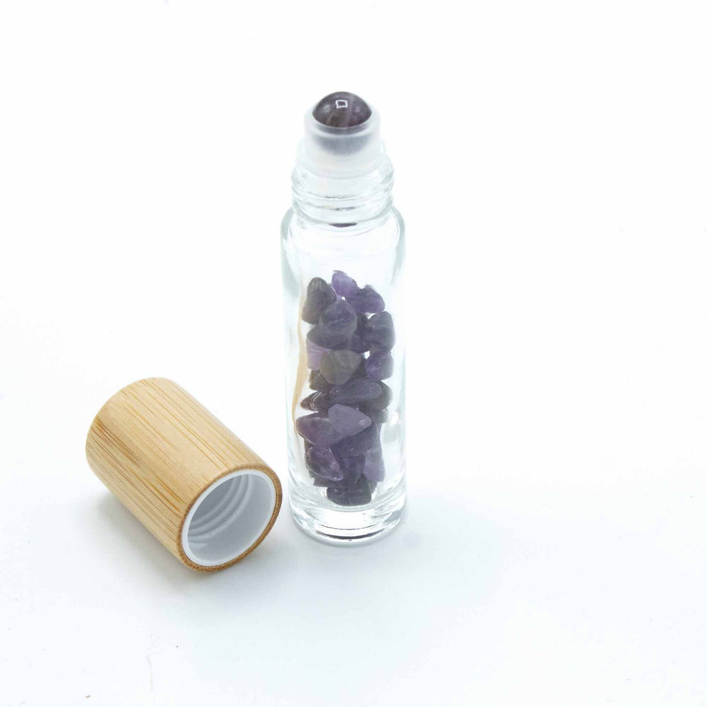 Flacon roll-on 5 ml en améthyste avec bouchon en bois et bille en pierre d’améthyste