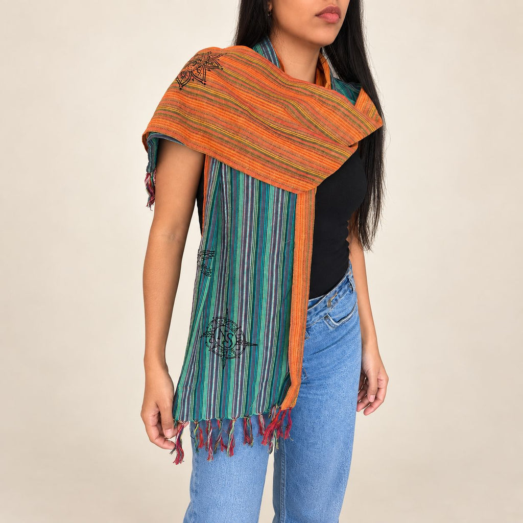* Nomad Sari – Écharpe de bénédiction de voyage – 170 × 50 cm – L’Aube du pèlerin