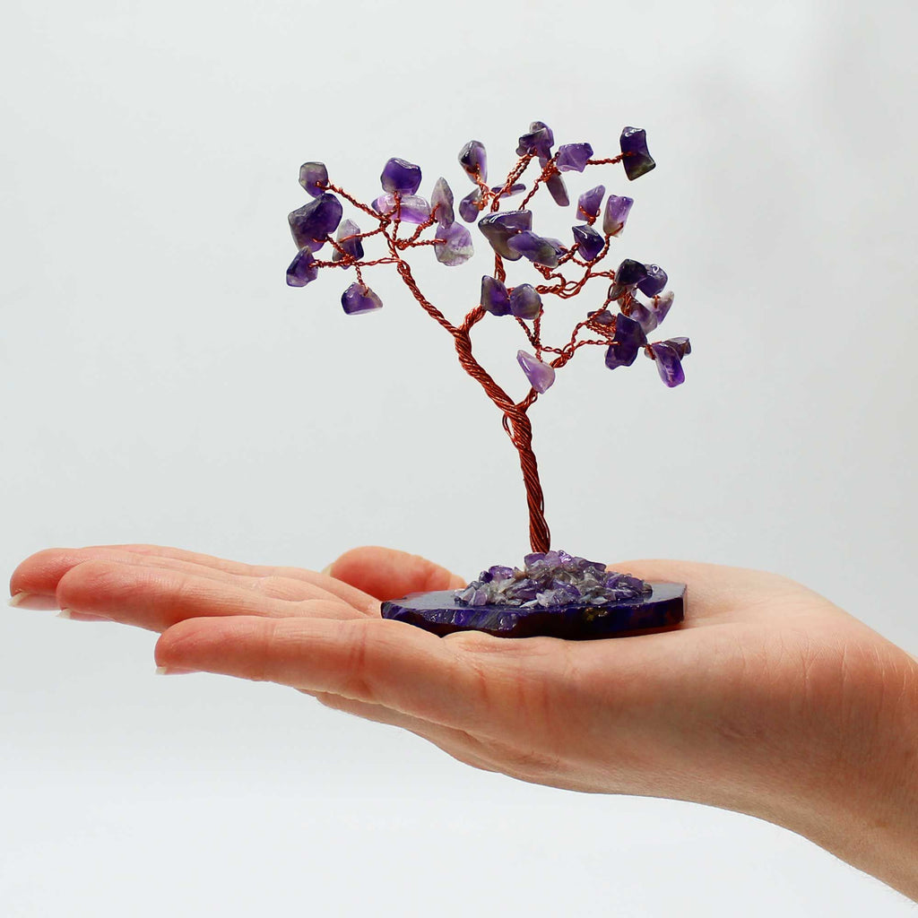 Arbre décoratif en améthyste sur base en agate naturelle (35 pierres)