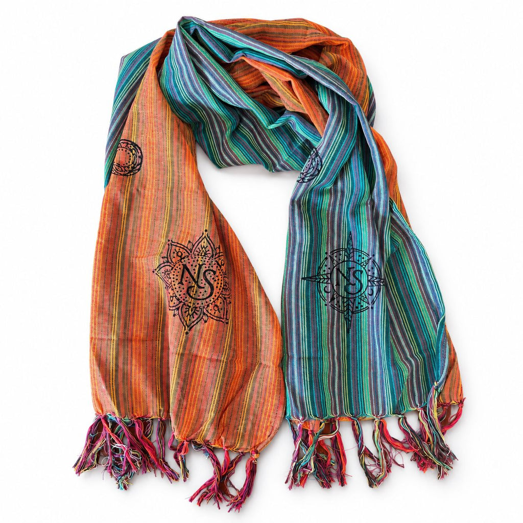 * Nomad Sari – Écharpe de bénédiction de voyage – 170 × 50 cm – L’Aube du pèlerin