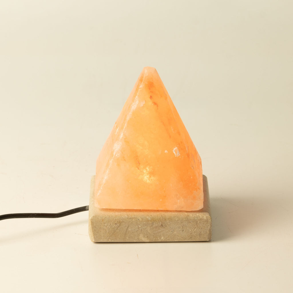 * Lampe en sel de l’Himalaya USB en forme de pyramide, 9 cm, lumière blanche
