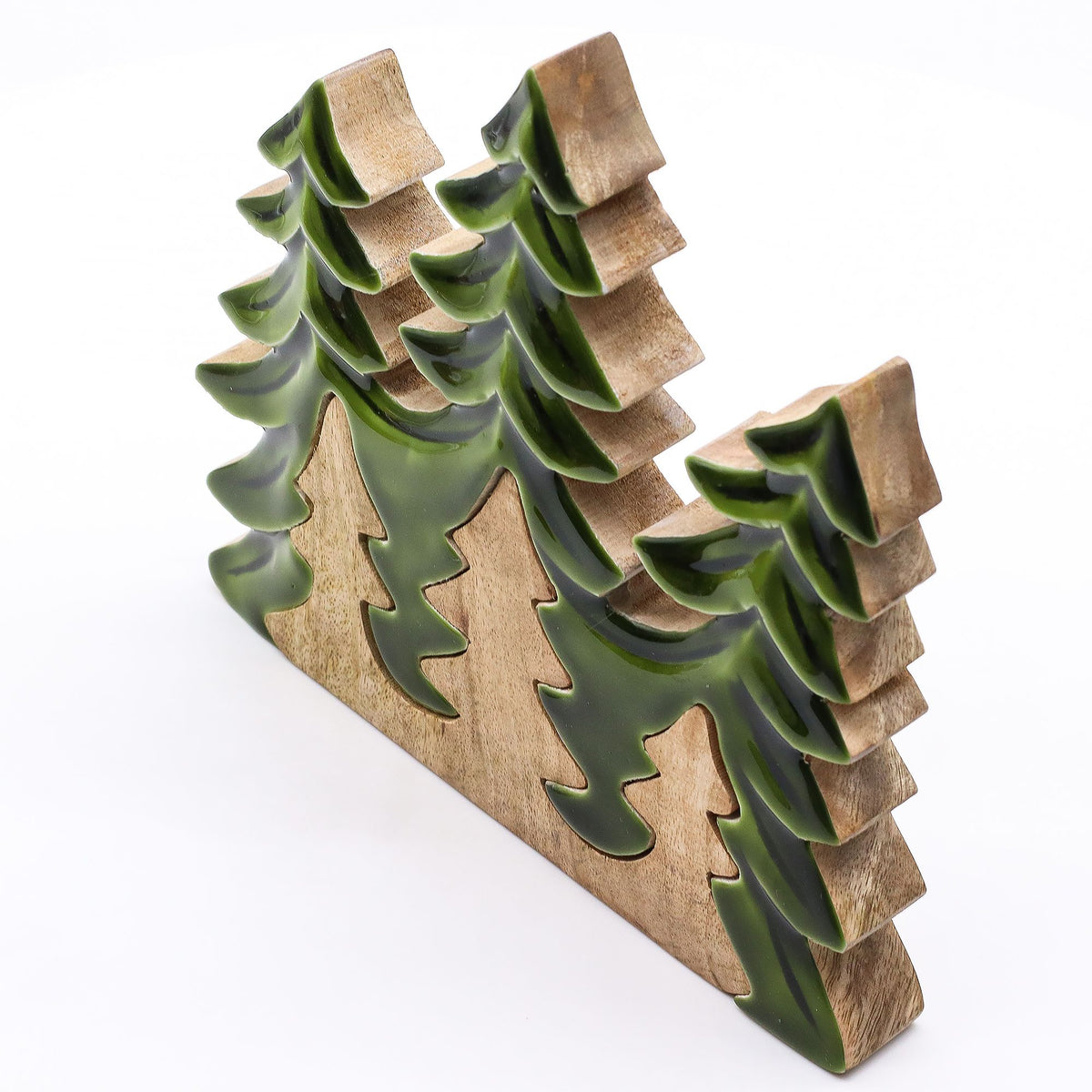 * Perdu dans la forêt – Décoration en bois 3D à trois sapins – 20 × 23 cm