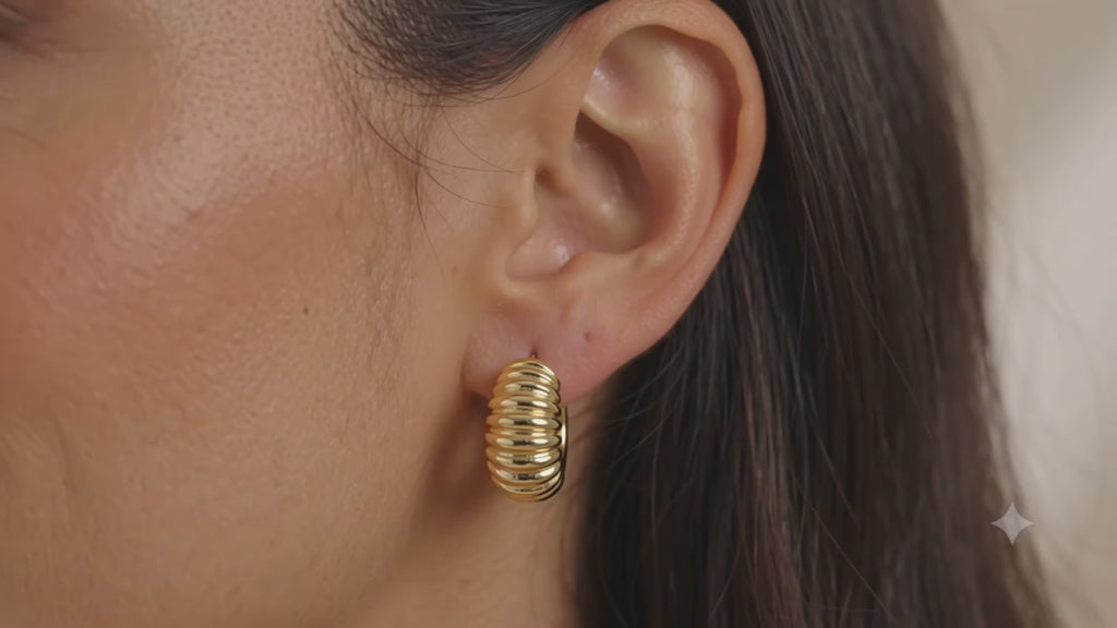 Boucles d'Oreilles Créoles Dorées – Élégance Intemporelle